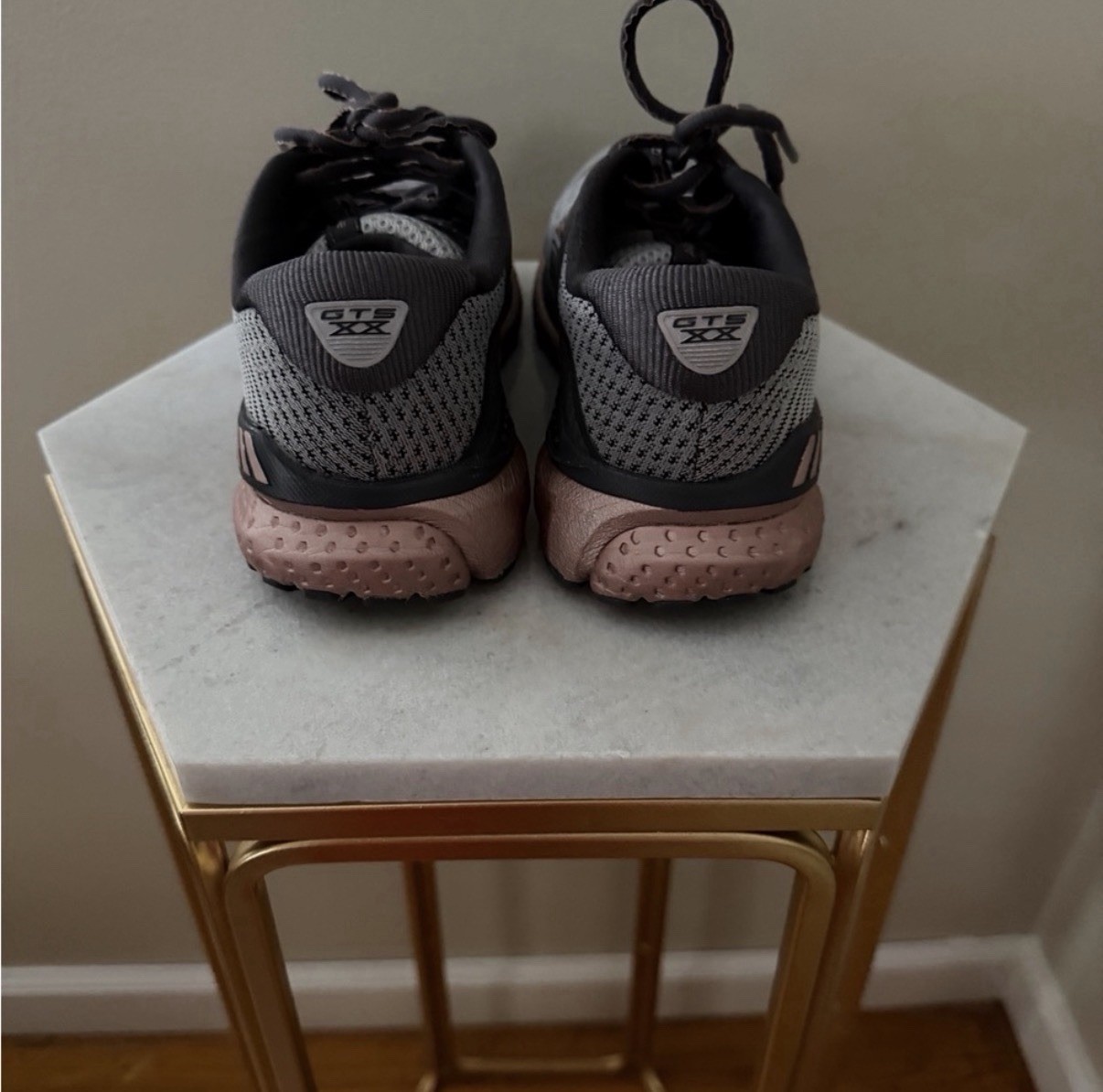 Brooks GTS XX Adrenaline Gray/Rose Size 7M Women’s Great Used Condition. thumbnail 13