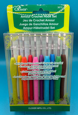 CLOVER Amour Crochet Hook Set  10 Sizes  Comfort Grip Handles 3672