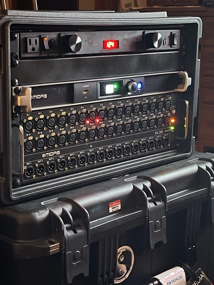 MIDAS M32C Digital Audio Rack Mixer 40 Channel 25 Bus 32x32 USB Interface - Image 2 of 2