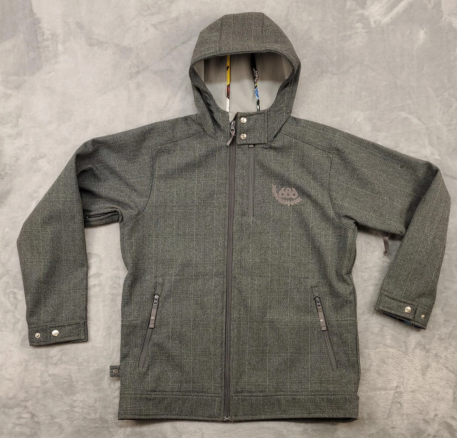686 Vitals Jacket Mens Small Gray Plaid Softshell Hooded Full Zip Ski Snowboard