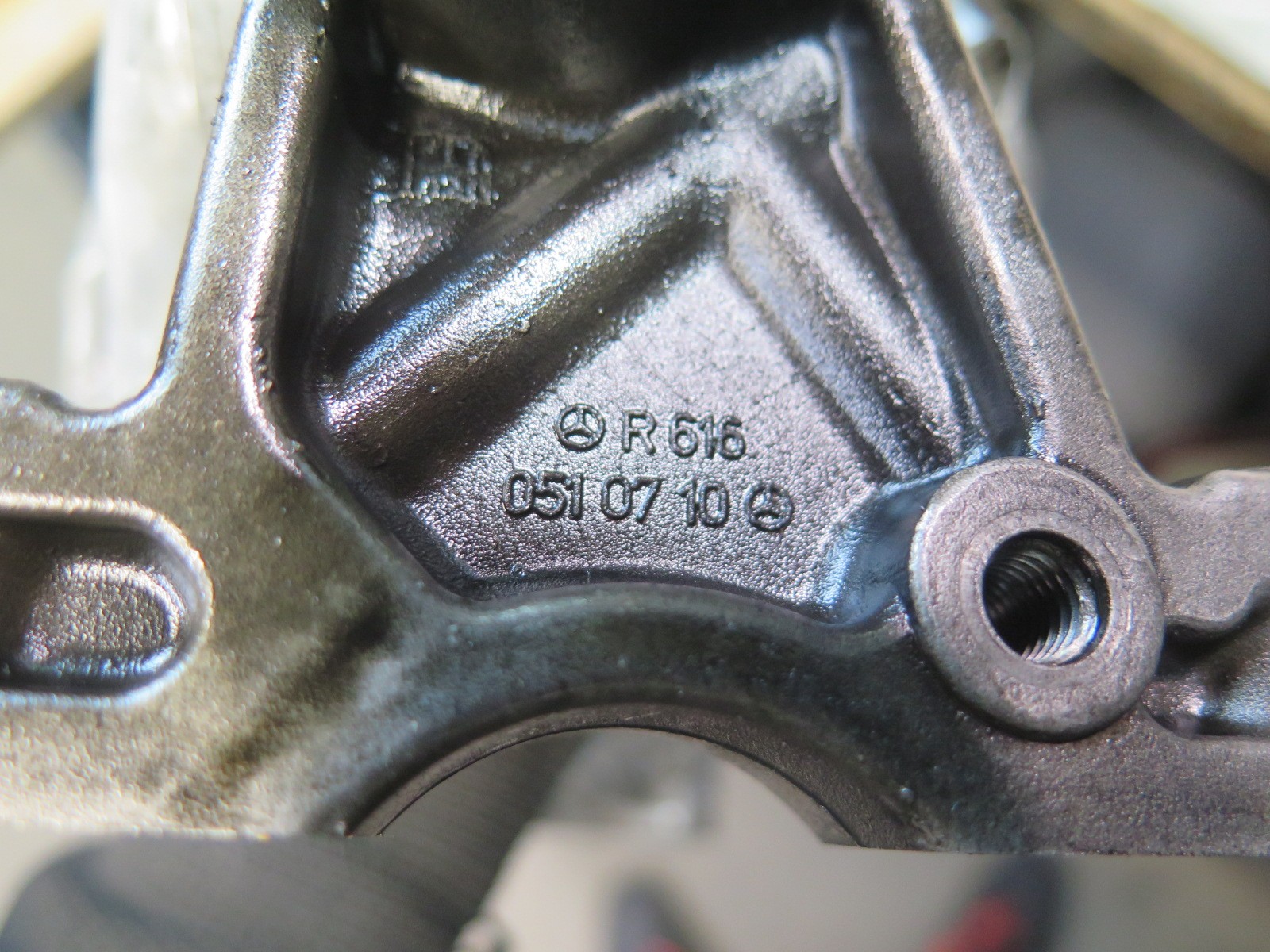 81-83 MERCEDES W123 240D OM616 DIESEL ENGINE MOTOR CAMSHAFT & ROCKER ARM OEM thumbnail 12