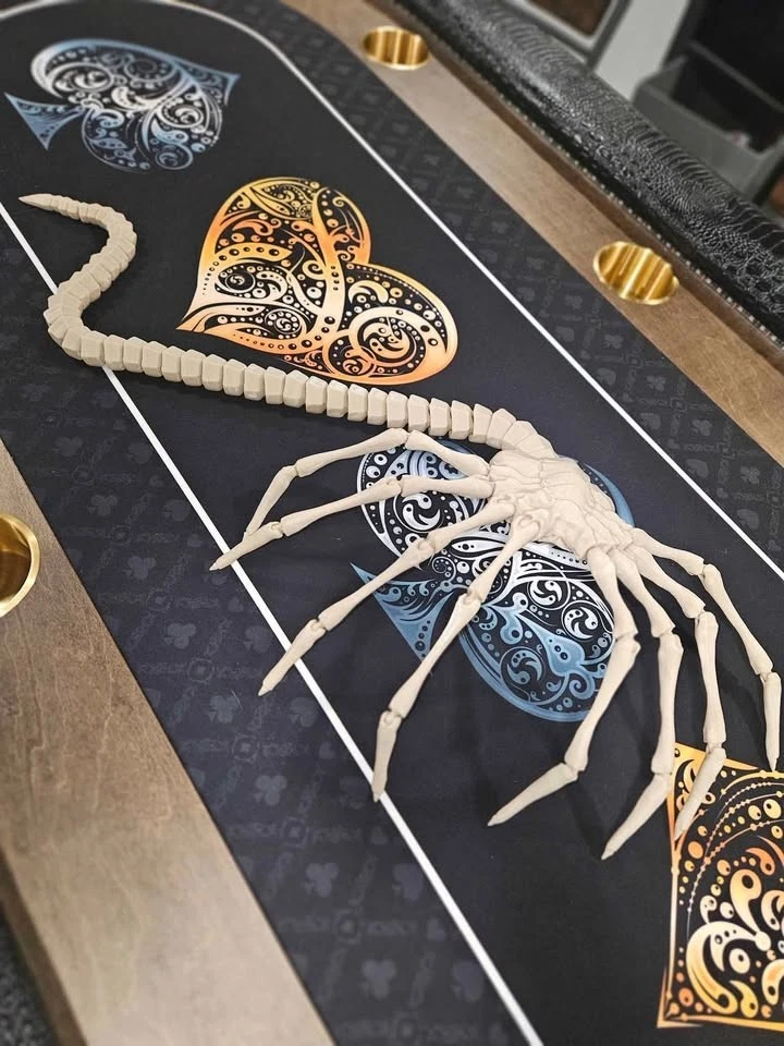 Alien Facehugger - Life Size & Life Like- 3D Printed Custom Replica - Adjustable - Image 3 of 4
