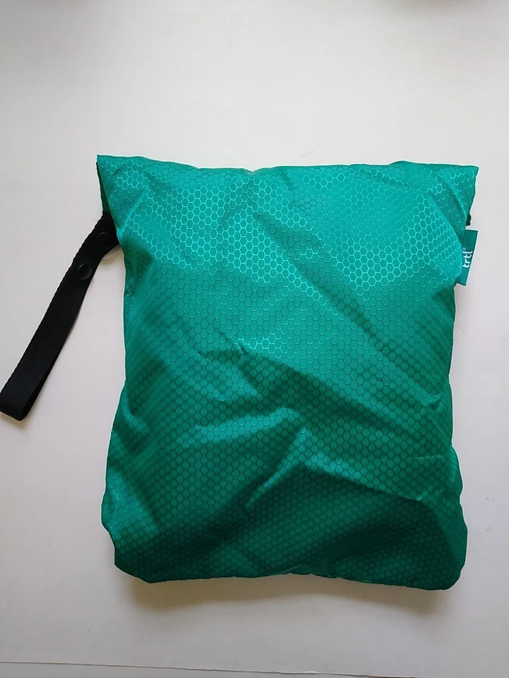 Almohada de viaje trtl Pillow Plus - Almohada de cuello ajustable para viajes - Carbón Foto 3 de 4