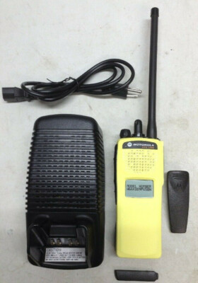 MOTOROLA XTS1500 VHF 136-174mhz 5w 96ch P25 Digital Radio H66KDD9PW5BN YELLOW 