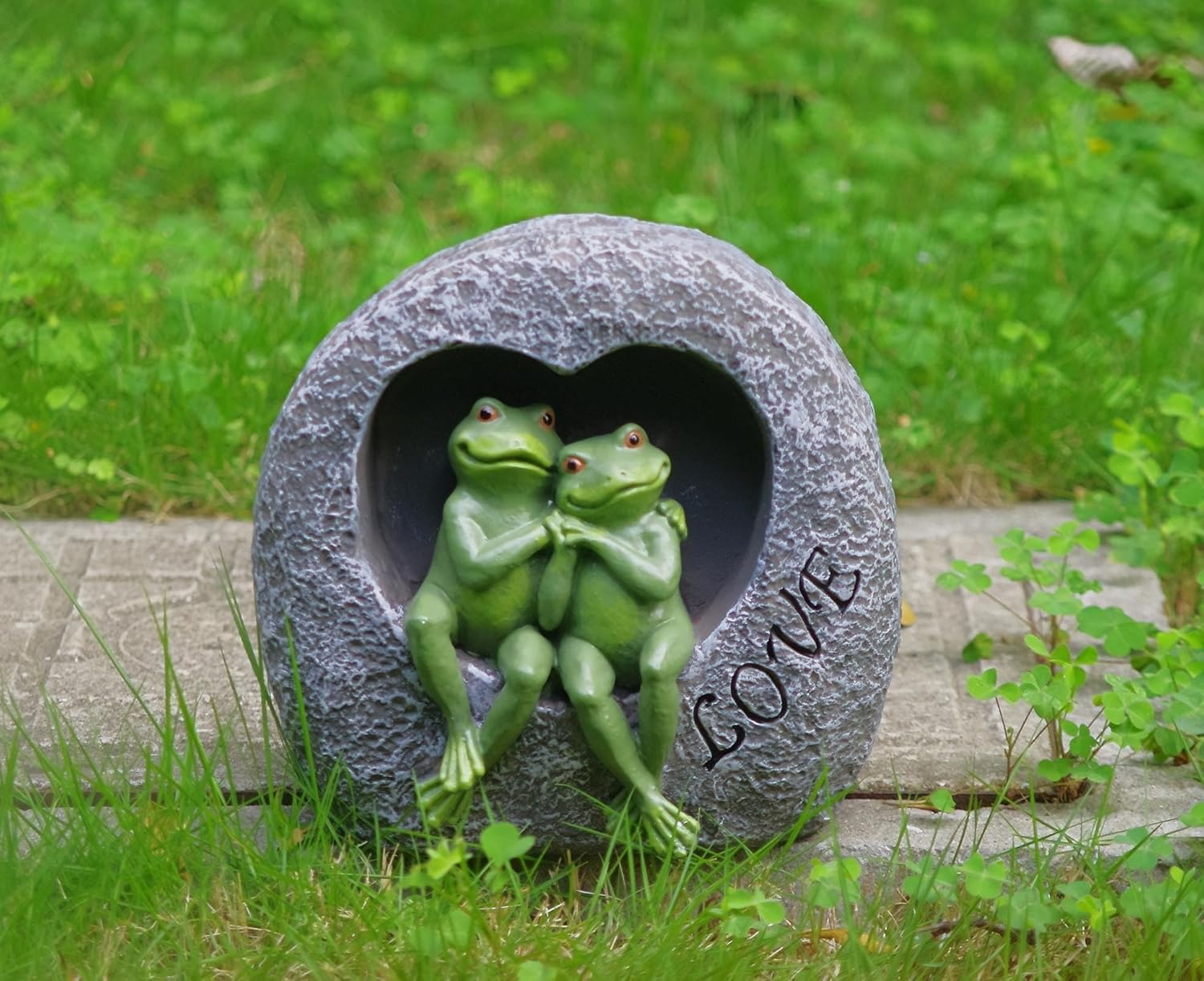 Waterproof Resin Garden Frog Statue Outdoor Decor Happy Couple Frogs