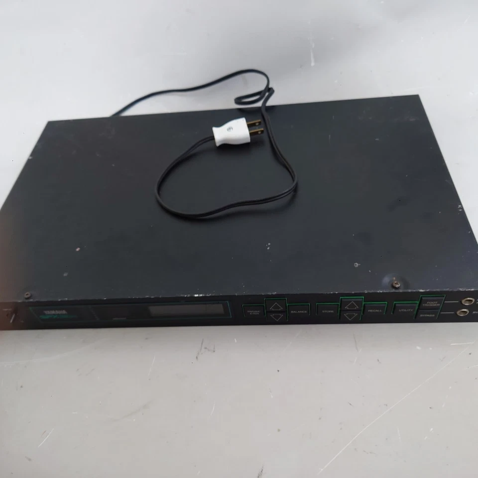Yamaha SPX90 II Digital Multi Effects Processor Rack Unit Tested from Japan - Image 2 of 4