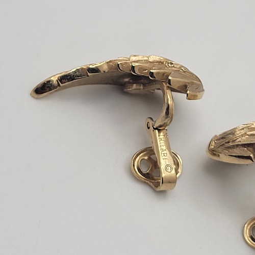 Vtg 60s Crown Trifari Earrings Brushed Gold Tone Wings Birds Of Fashion Signed - Picture 8 of 11