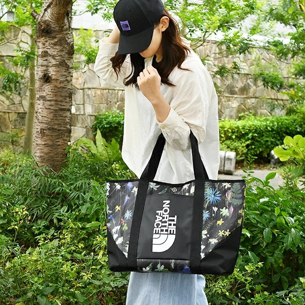 THE NORTH FACE ブラック 美品　りんりんちゃん The North Face BC Standard Tote Plus NM82450 K Alpine Floral Print
