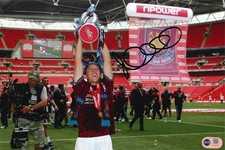 MARK NOBLE SIGNED WEST HAM UNITED 12x8 PHOTO (ACG CERT AG18130)