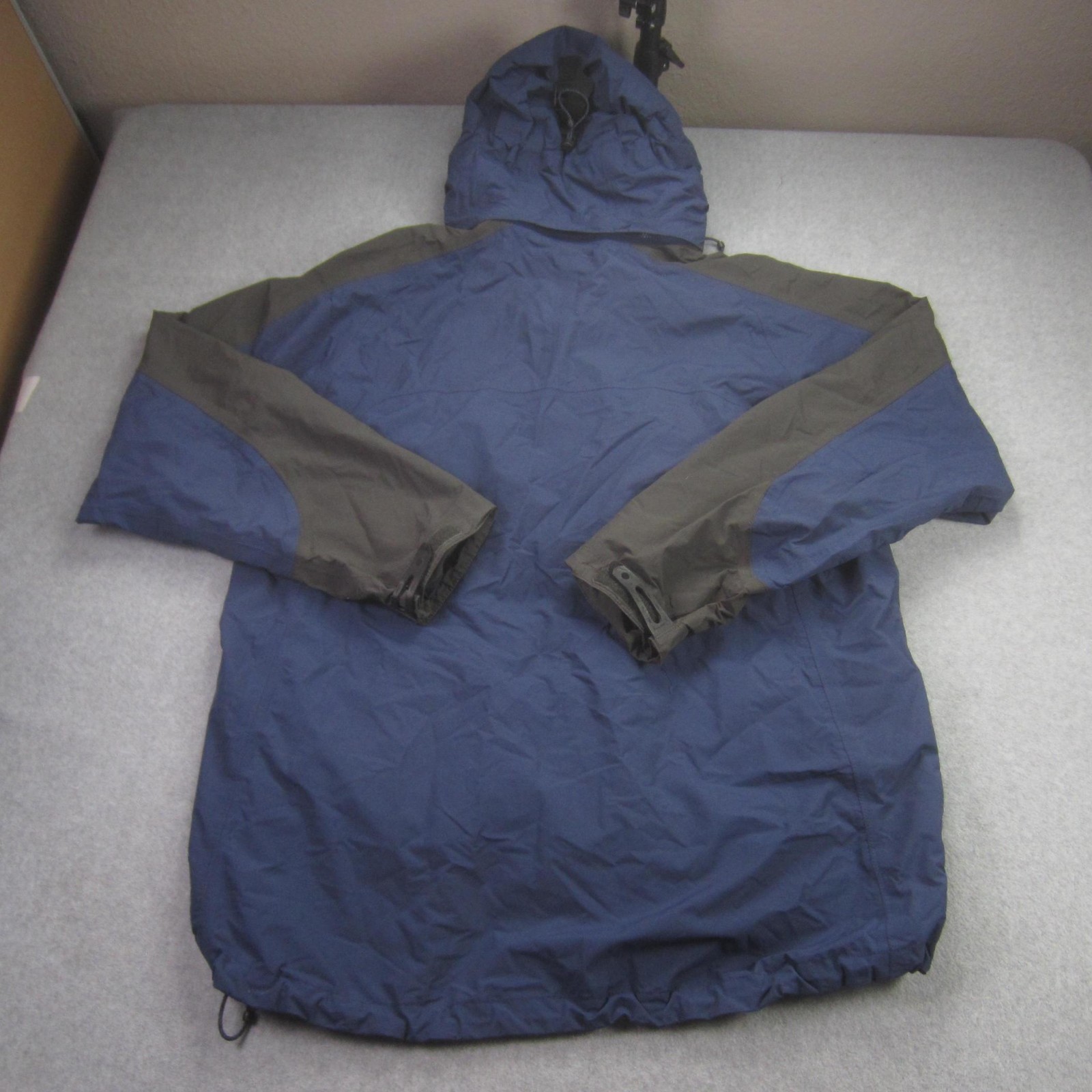 Cabelas Jacket Mens XL Tall Blue Dry-Plus Waterproof Hooded Spectrum Shell