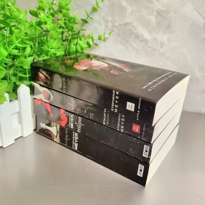 Twilight Series 4 Book Collection Set Stephenie Meyer - New Moon, Eclipse