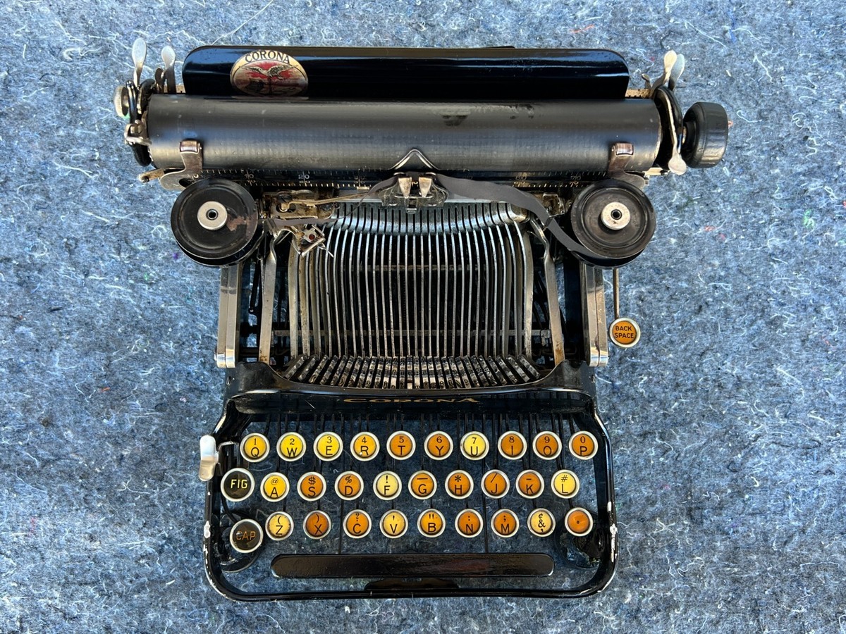 1917 ANTIQUE PORTABLE CORONA NO 3 FOLDING TYPEWRITER, YELLOW KEYS