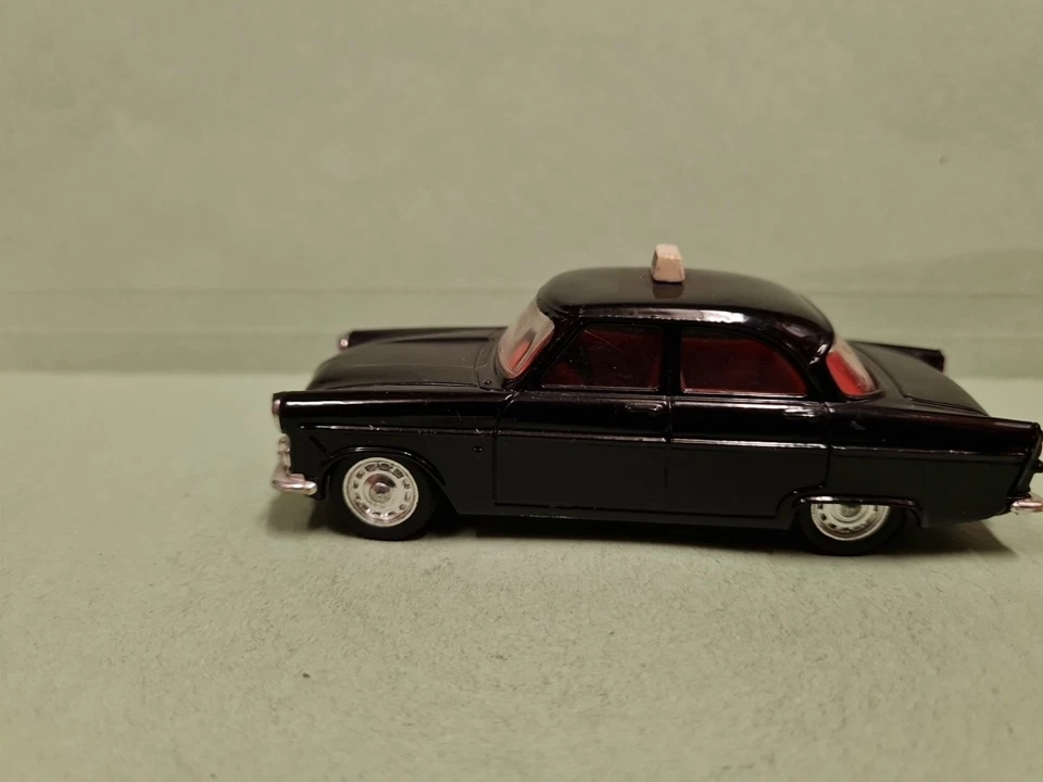 CORGI TOYS FORD ZEPHYR MKII POLICE UK SCALA 1/43 - Immagine 2 di 4