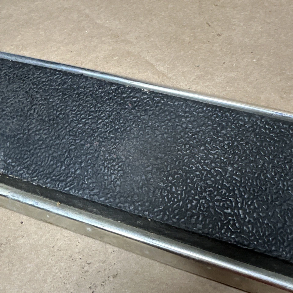 1981-1993 Dodge Ram Truck D150 D250 Ramcharger Drivers Fender Body Molding Trim - Image 3 of 4