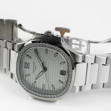 Patek Philippe Nautilus 7118/1200A-010 'Ladies' Stainless Steel Silver Dial 7