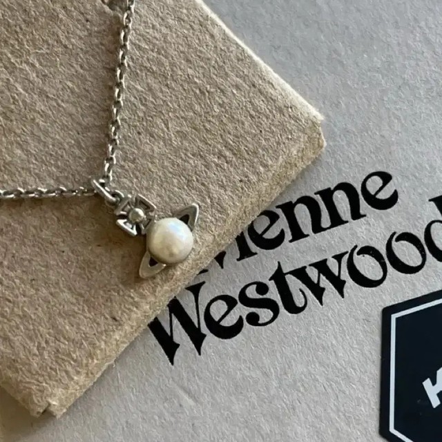 Vivienne Westwood Pearl Necklace Vivian Vena Cream Used Condition