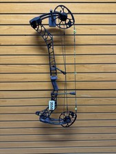 Item 3558 - Mathews Archery Compound Bow - V3 31 - RH - Black