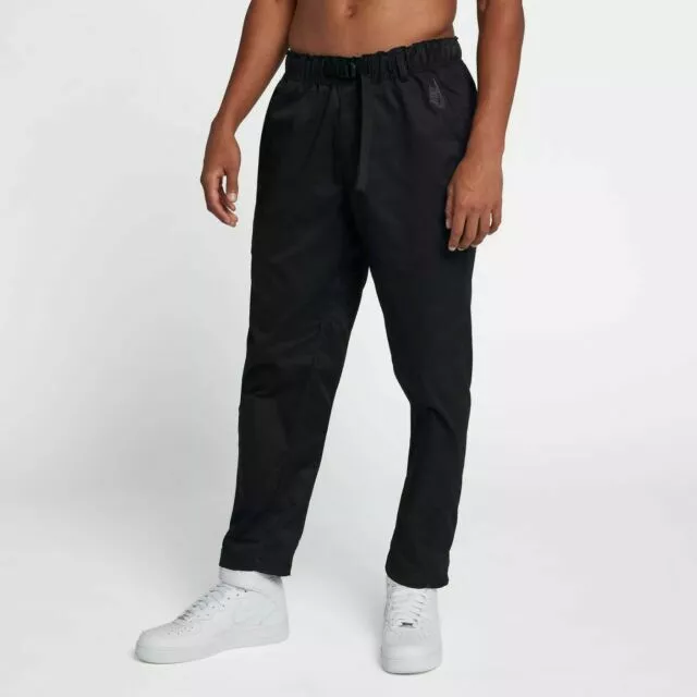 Nikelab hotsell essentials cargo