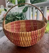 Vintage 10" Wicker Round Basket With Handle 1980's.
