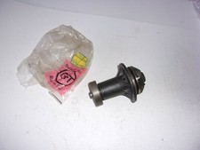 Pompe à eau Mercedes 200
