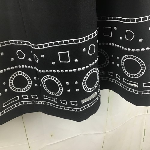 Vintage TanJay Petites Women’s Black White Pleated Embroidered Midi Skirt Sz.14P - Picture 6 of 9