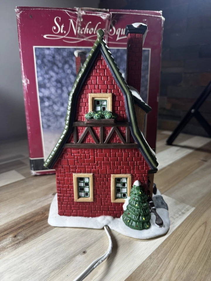Café St Nicholas Square Christmas Village con caja y cable probado funciona Foto 3 de 4