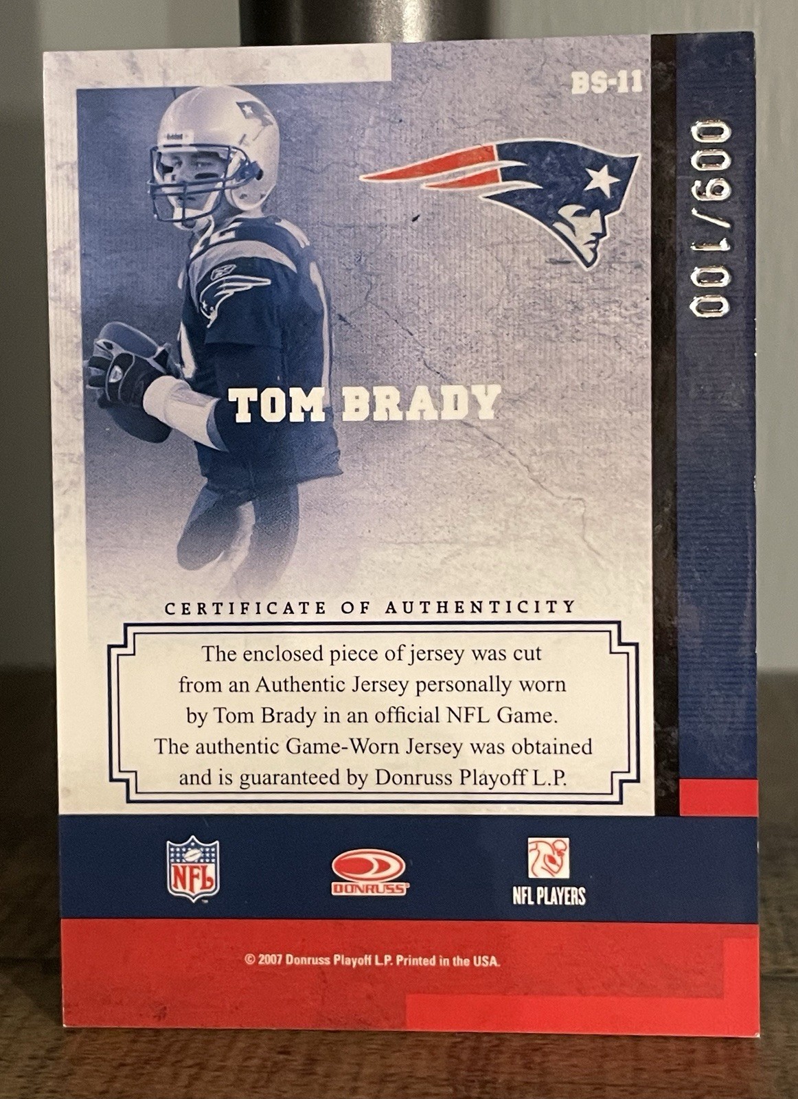 2007 Leaf Limited Tom Brady GAME USED Banner Season #d 9/100 Patriots Jersey view 2