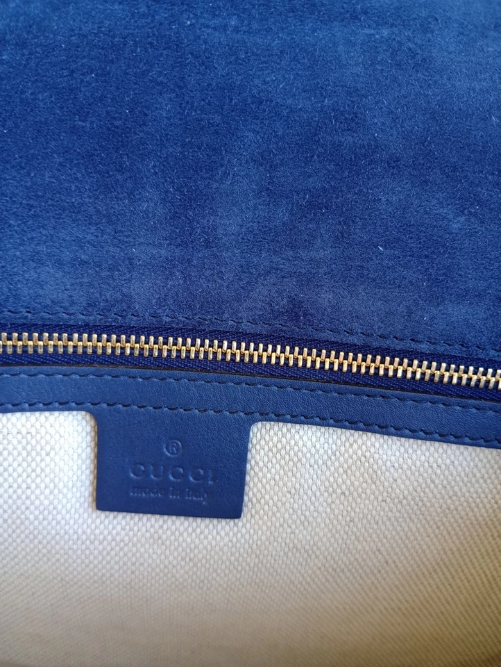 Clutch Gucci azul marinho patenteado - Imagem 4 de 4