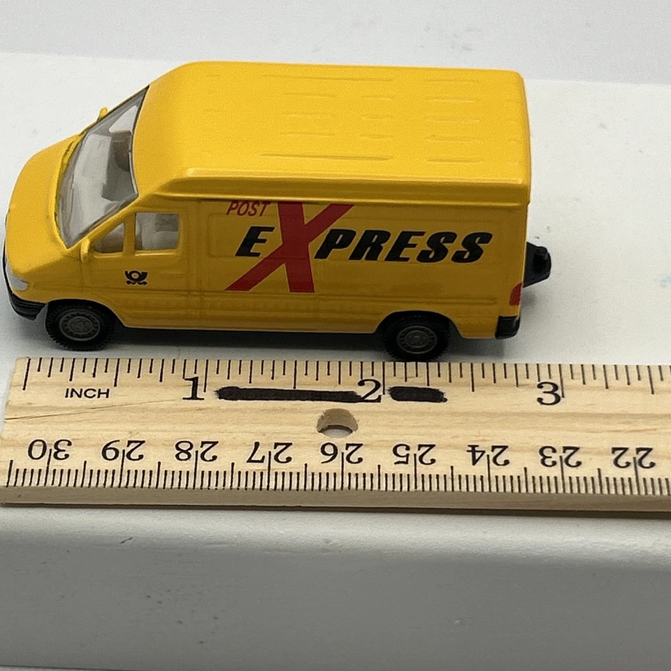 Furgoneta SIKU 1990 Mercedes Benz T1N Sprinter 1ª generación amarilla POST EXPRESS ESCALA 1:55 Foto 4 de 4