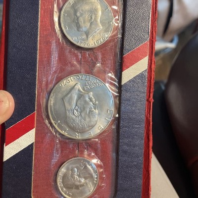 1976 S Bicentennial Red Pack 40% Silver Set 3 BU Eisenhower