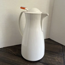 Pampered Chef Thermal Hot Cold Coffee Carafe Tea Pitcher