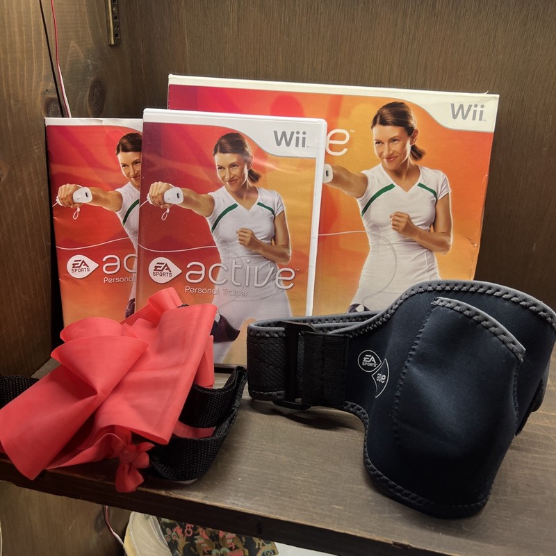EA Sports Active Personal Trainer Bundle for Wii with Leg Strap & Resistance Ba…