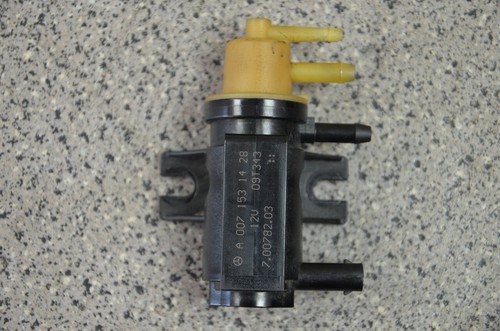 Mercedes Benz C-Klasse W204 250CDI Unterdruckventil Magnetventil A0071531428