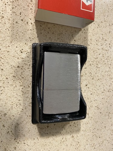 Vintage Marlboro Marketing Zippo Lighter - Picture 4 of 6
