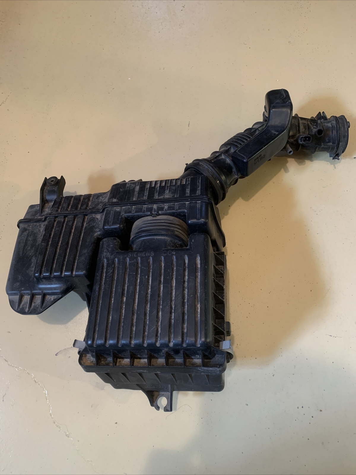 96 97 98 99 00 CIVIC EX HX D16y8 D16y5 AIR INTAKE BOX CLEANER OEM TUBE