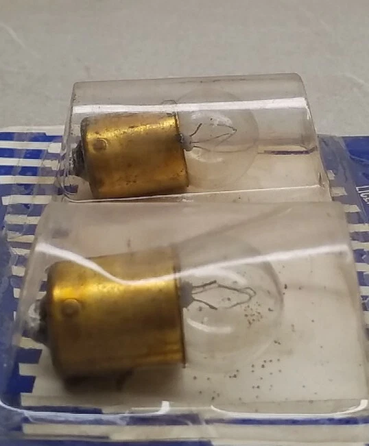 97 bombillas Wagner Heavy Duty Fleet Service multiuso hechas en México Foto 3 de 3