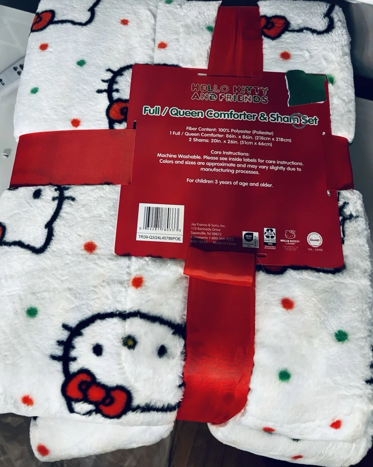 Juego de edredón/falso/almohada de Navidad Hello Kitty Queen Foto 2 de 3