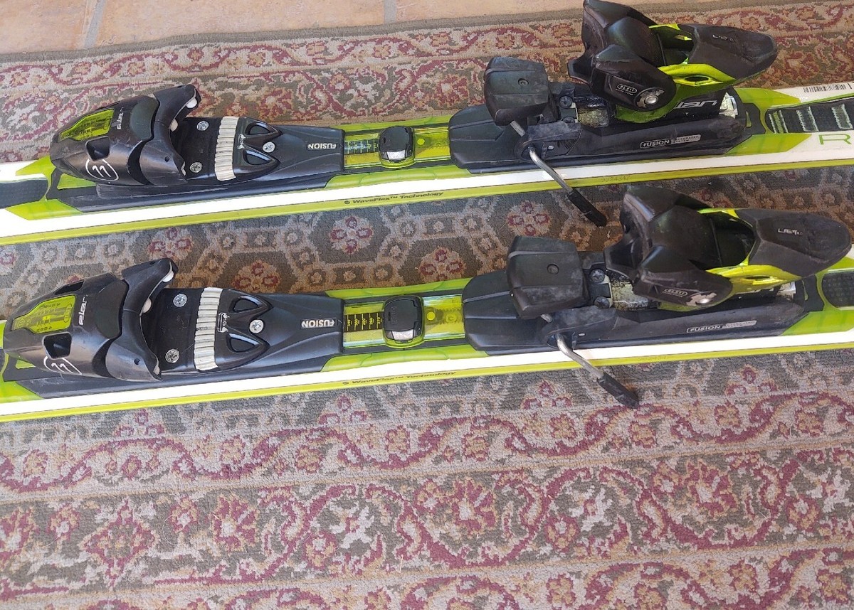 Elan Speedwave 12 Waveflex Skis With ELX 11 Bindings Green