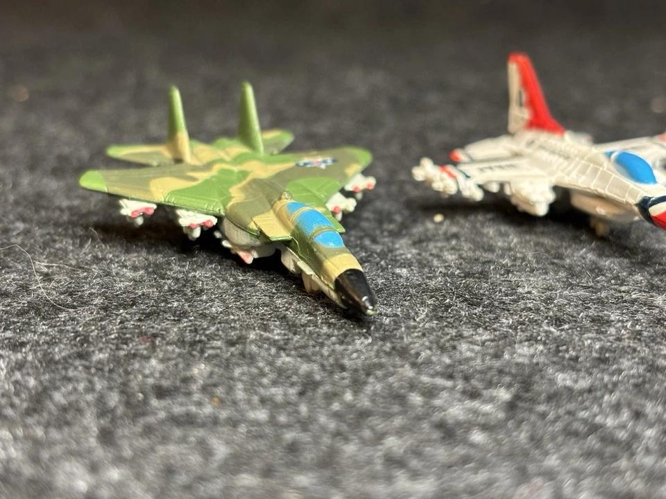 1992 Micro Machines Jets Lot F-14 Tomcat F-15 Eagle F-16 Falcon USAF Planes - Image 3 of 4