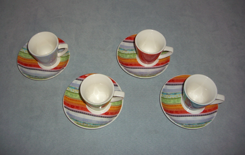 Pier 1 SET DEMITASSE ESPRESSO ~ 4 tazze e piattini ~ design colorato ~ fuori produzione - Foto 3 di 9