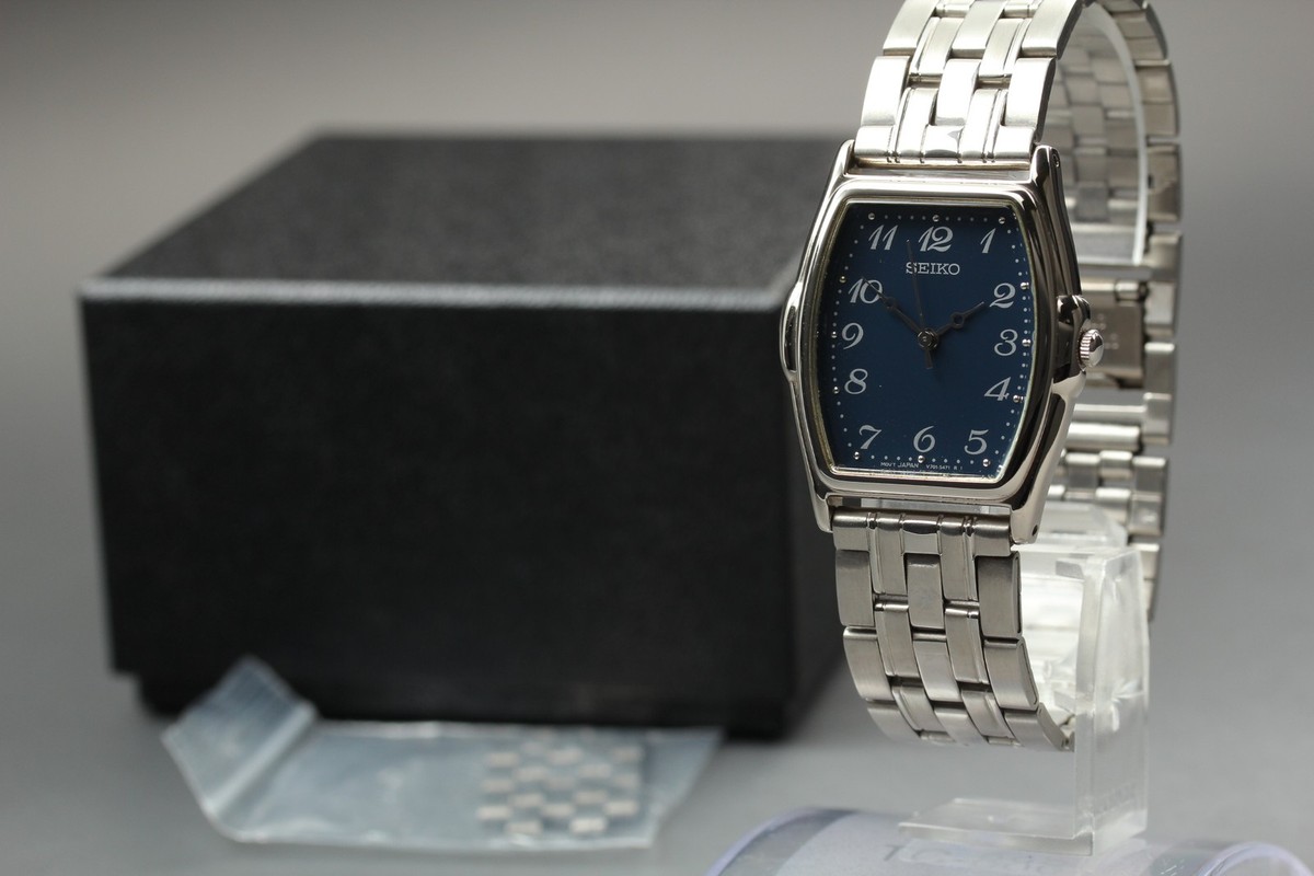 Vintage 1998 Exc+5 Seiko V701-5220 Navy Blue Tonneau Quartz Mens