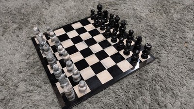 Marble Chess Set Black & White, felt bottom, Unbranded, Complete, 14x14 Inches