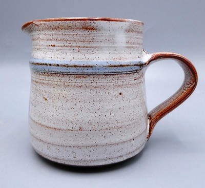 Studio Art Pottery Steinzeug Krug 200ml rustikal gesprenkelt - glasierte Oberfläche - sehr guter Zustand
