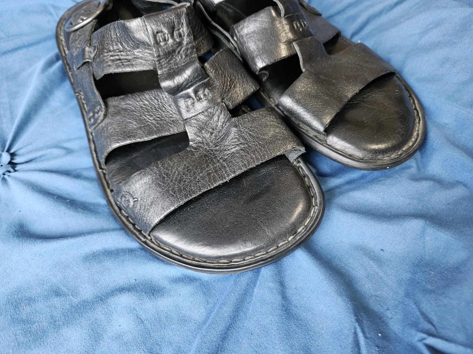 EUC Men's BORN 90s Black Leather Buckle Strap Fisherman Sandals Size 11