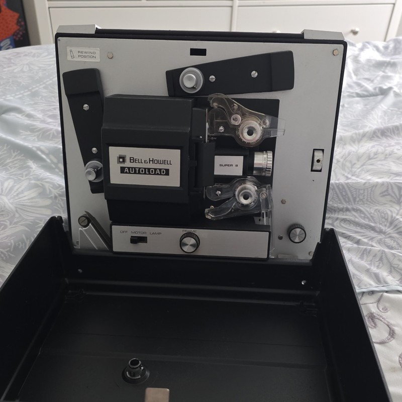 Bell & Howell Autoload Super 8 Desktop Projector Portable Long Throw 400 ANSI