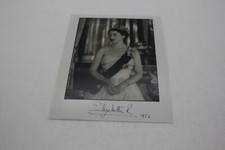 QUEEN ELIZABETH II Repro-Autogramm -ca. 10x13...