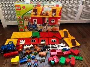 Lego Ville 4665 Fun Farm Red Barn Cows Tractor 3 People Pigs