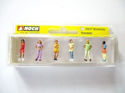 NEW 2025 RELEASE   ! HO NOCH Teen Figures # 15517 FEMALE TEENAGERS