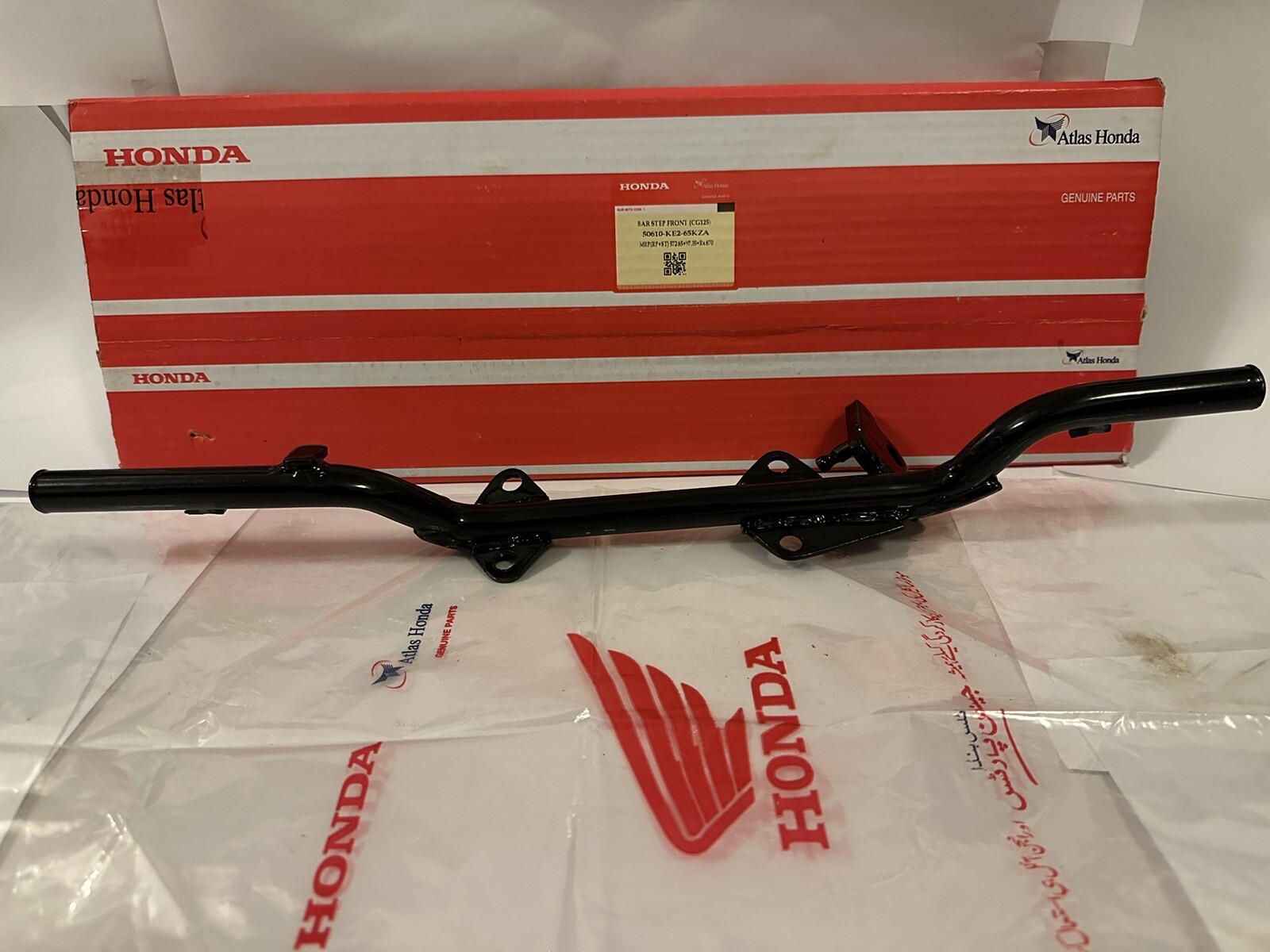 NEW GENUINE HONDA CG125 FOOT BAR, FOOTREST RUBBER AND SIDE STAND IN BOX