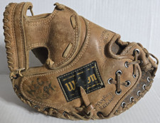 Vintage WILSON Twin Action Pro Toe Right Handed Catchers Mitt Model A2542